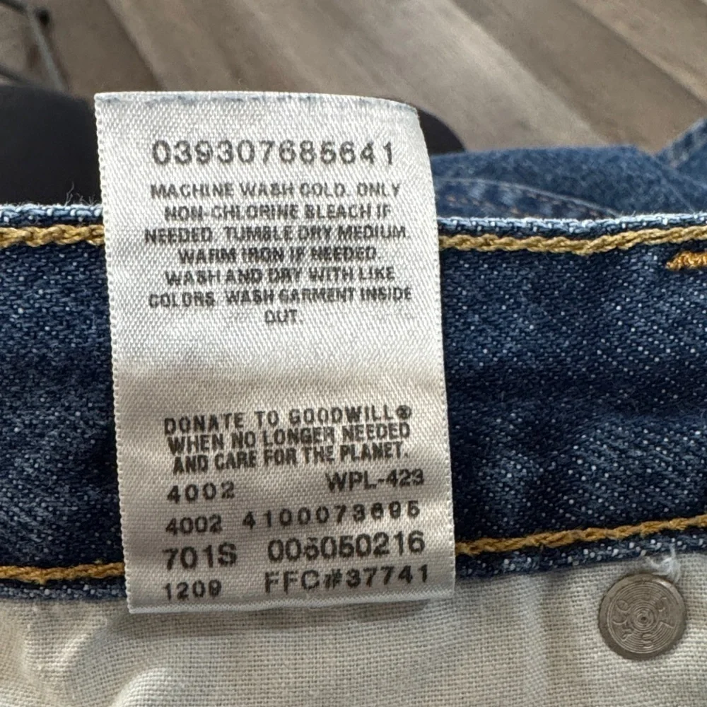 Vintage Levi’s 100% Cotton Jeans Made in Dominican Republic 38x32 039307685641